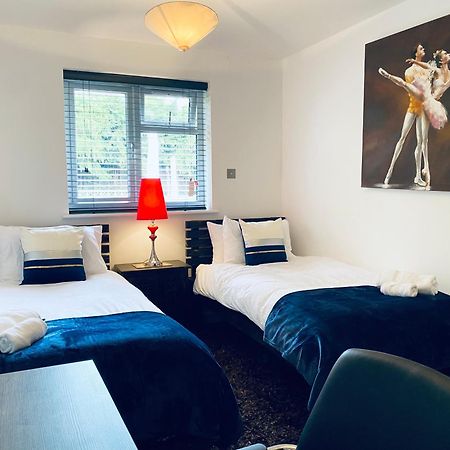5 Bedroom Bungalow Ascot Racecourse 외부 사진