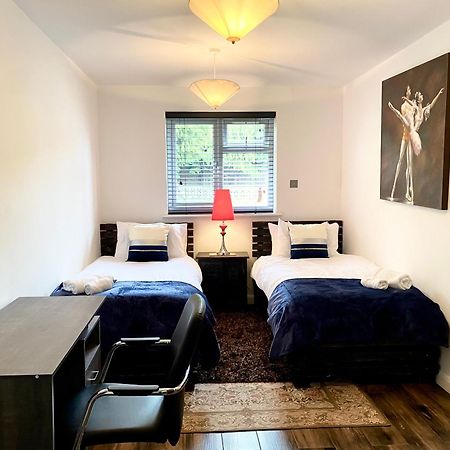 5 Bedroom Bungalow Ascot Racecourse 외부 사진
