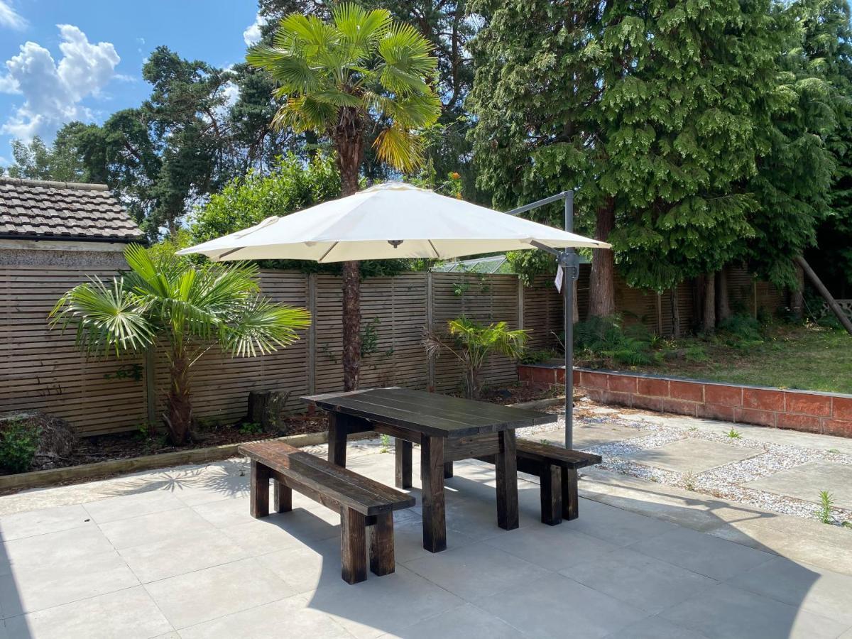 5 Bedroom Bungalow Ascot Racecourse 외부 사진