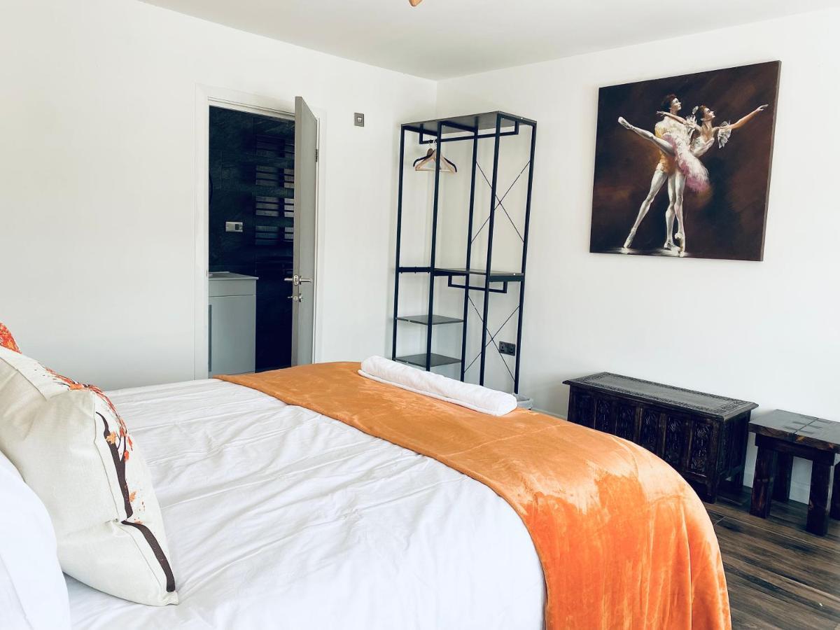 5 Bedroom Bungalow Ascot Racecourse 외부 사진