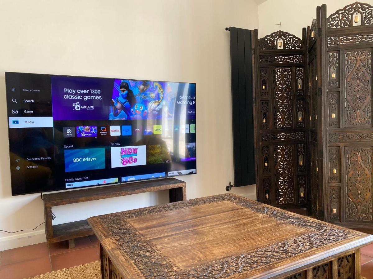 5 Bedroom Bungalow Ascot Racecourse 외부 사진