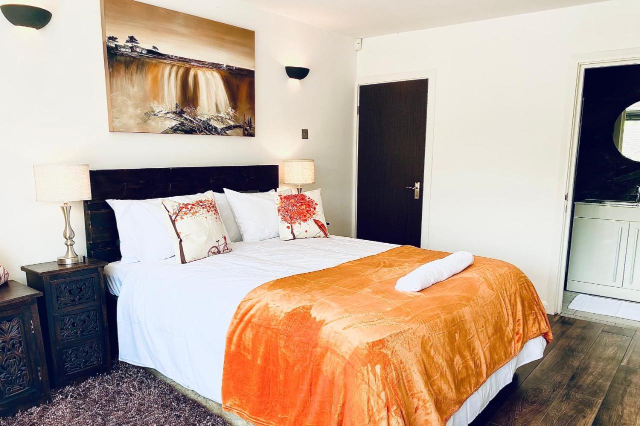 5 Bedroom Bungalow Ascot Racecourse 외부 사진