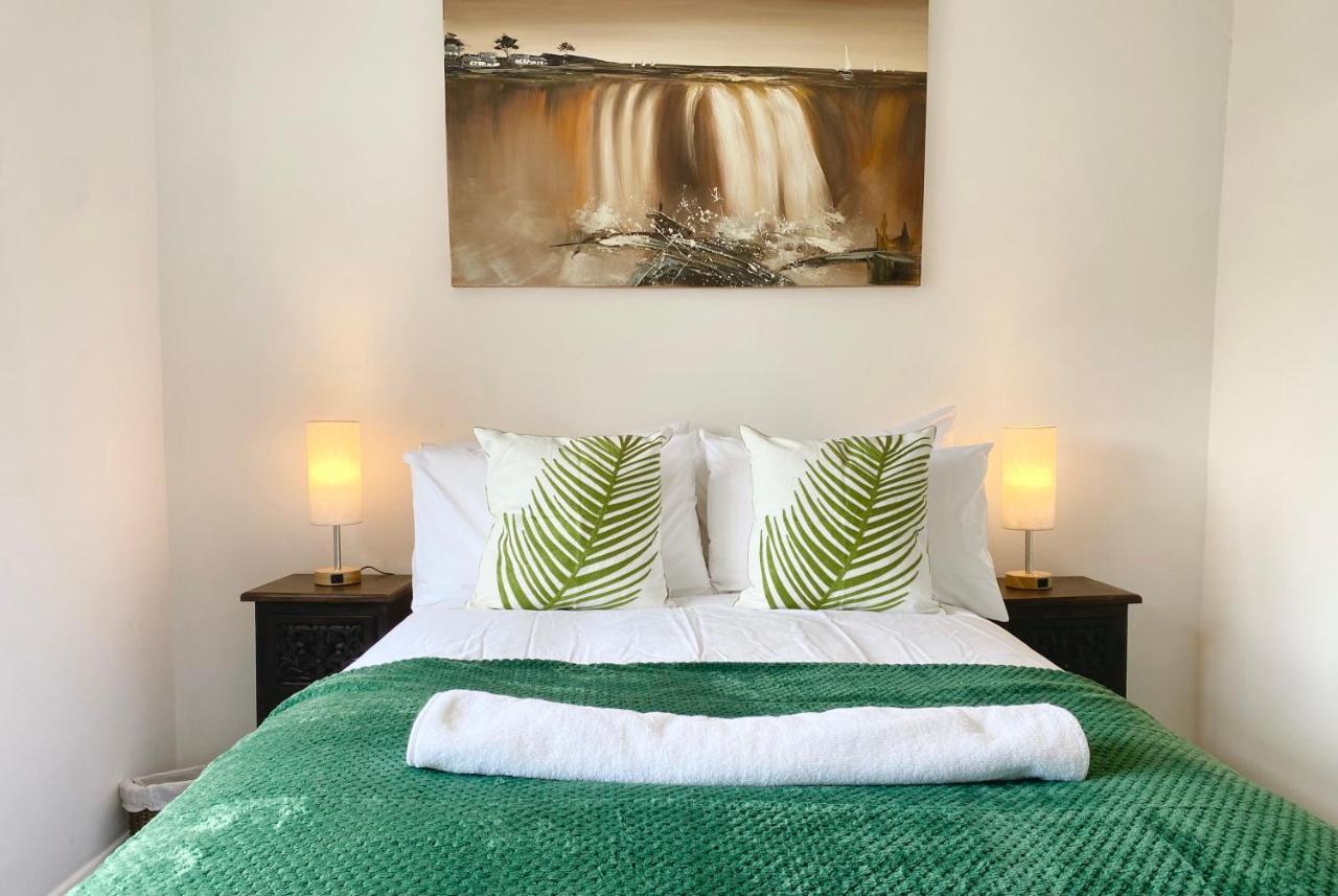 5 Bedroom Bungalow Ascot Racecourse 외부 사진