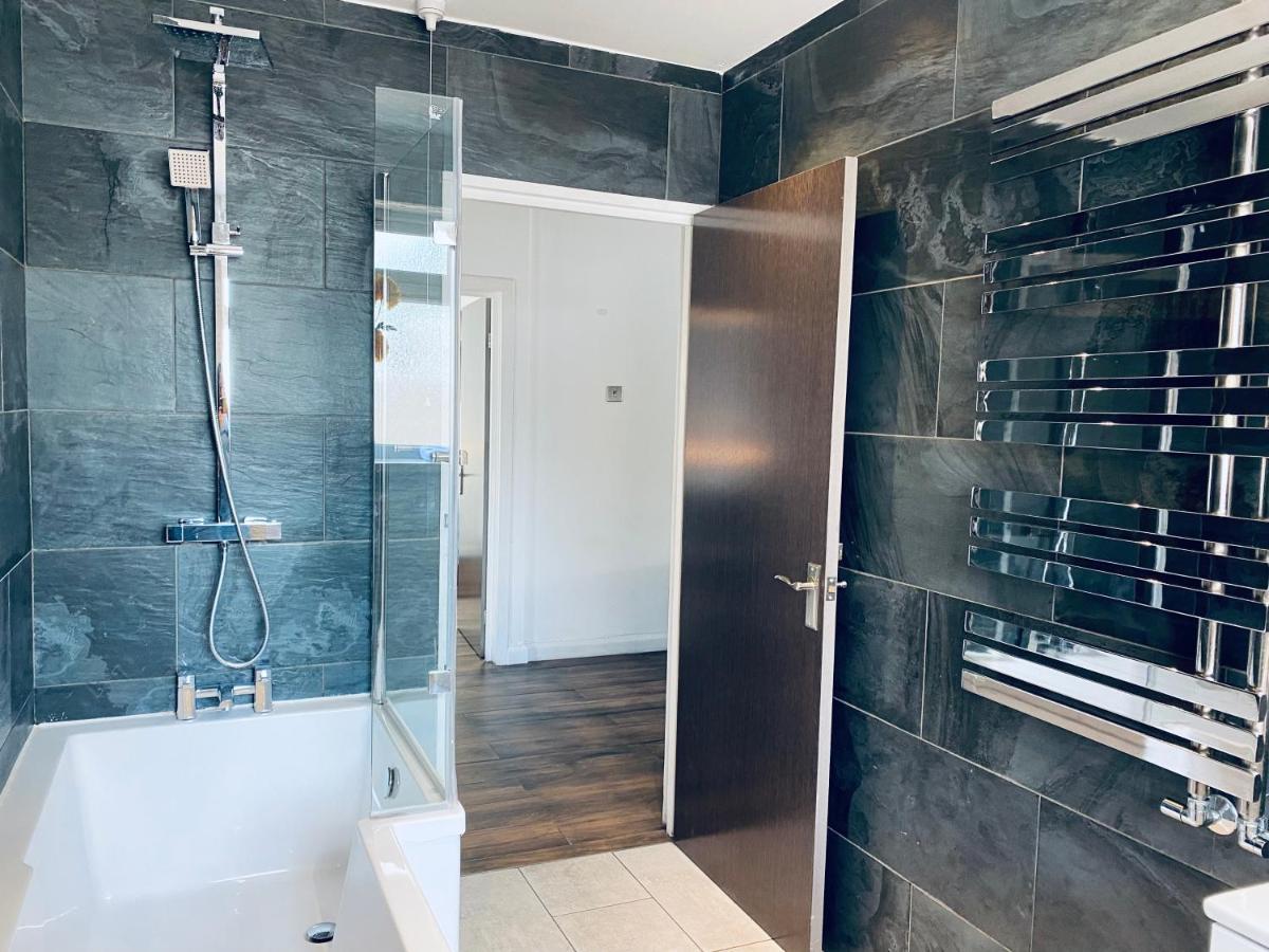 5 Bedroom Bungalow Ascot Racecourse 외부 사진