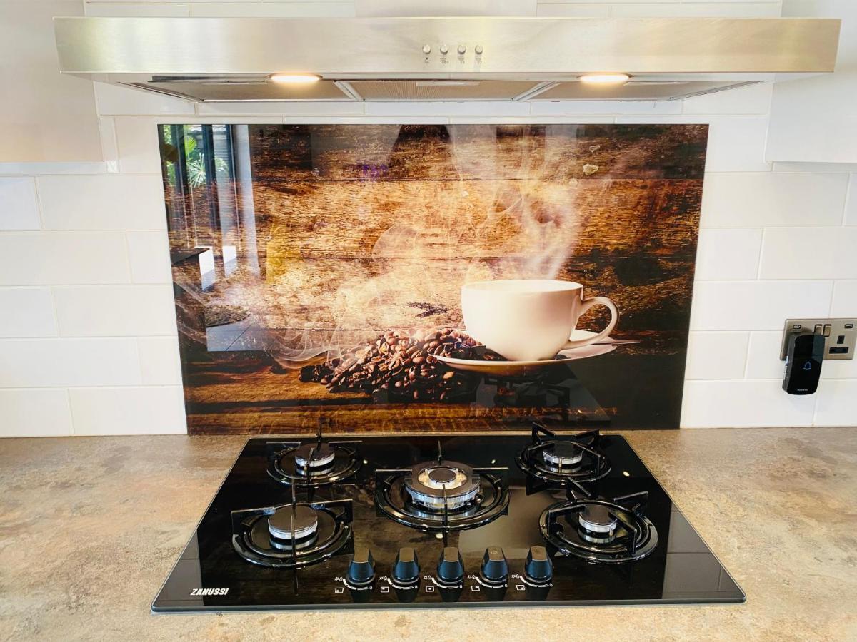 5 Bedroom Bungalow Ascot Racecourse 외부 사진