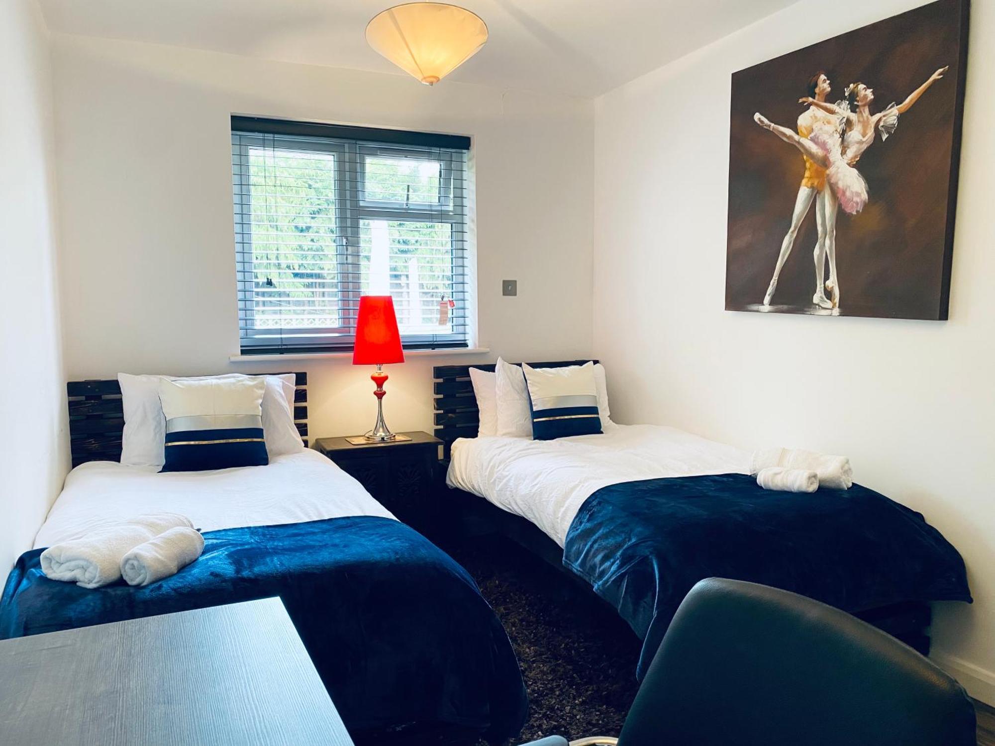 5 Bedroom Bungalow Ascot Racecourse 외부 사진