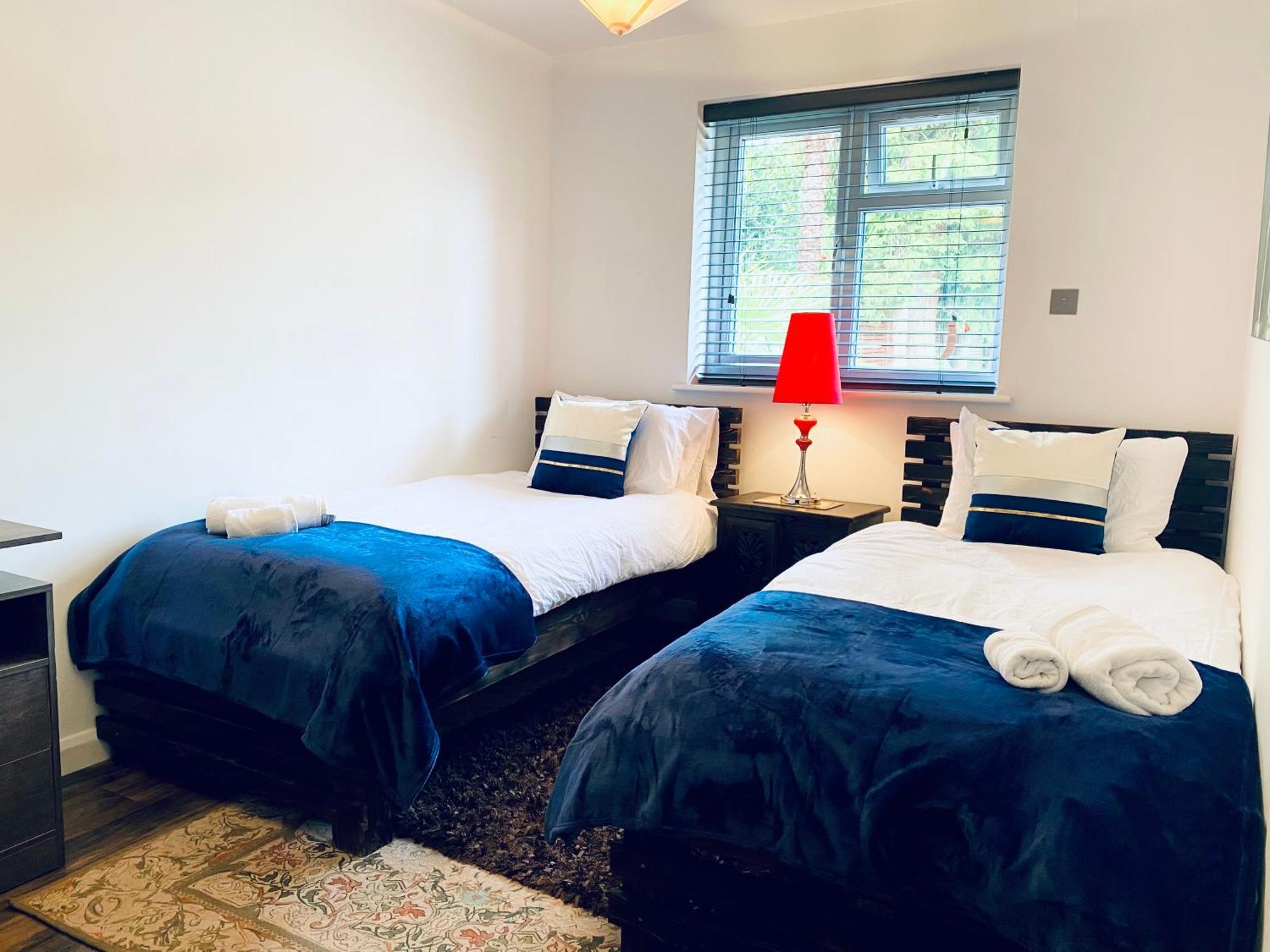 5 Bedroom Bungalow Ascot Racecourse 외부 사진